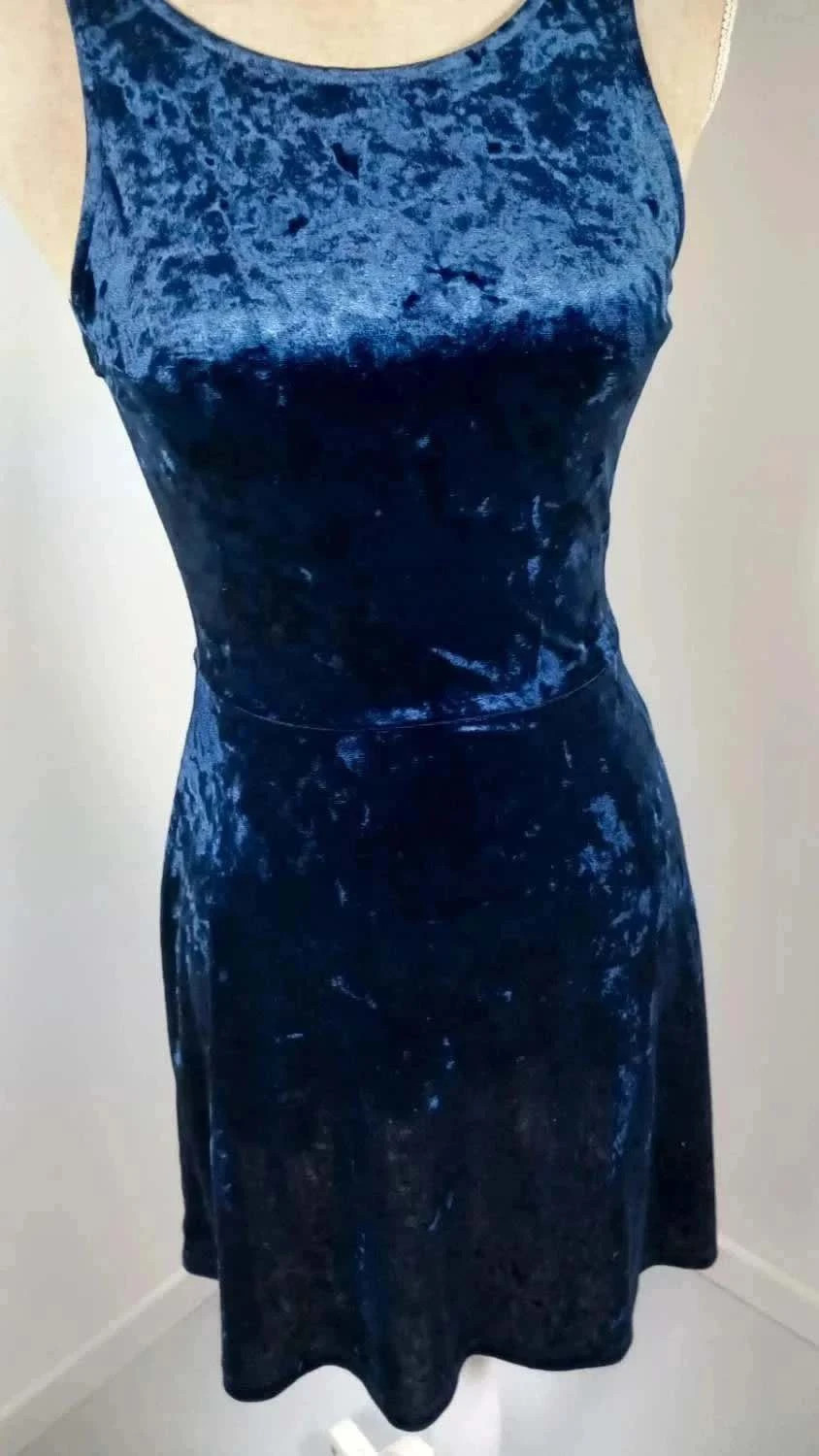 Robe patineuse neuve en velours bleu nuit H&M – Taille 34 – Dos en V – H&M – taille XS / 34 / 6 3