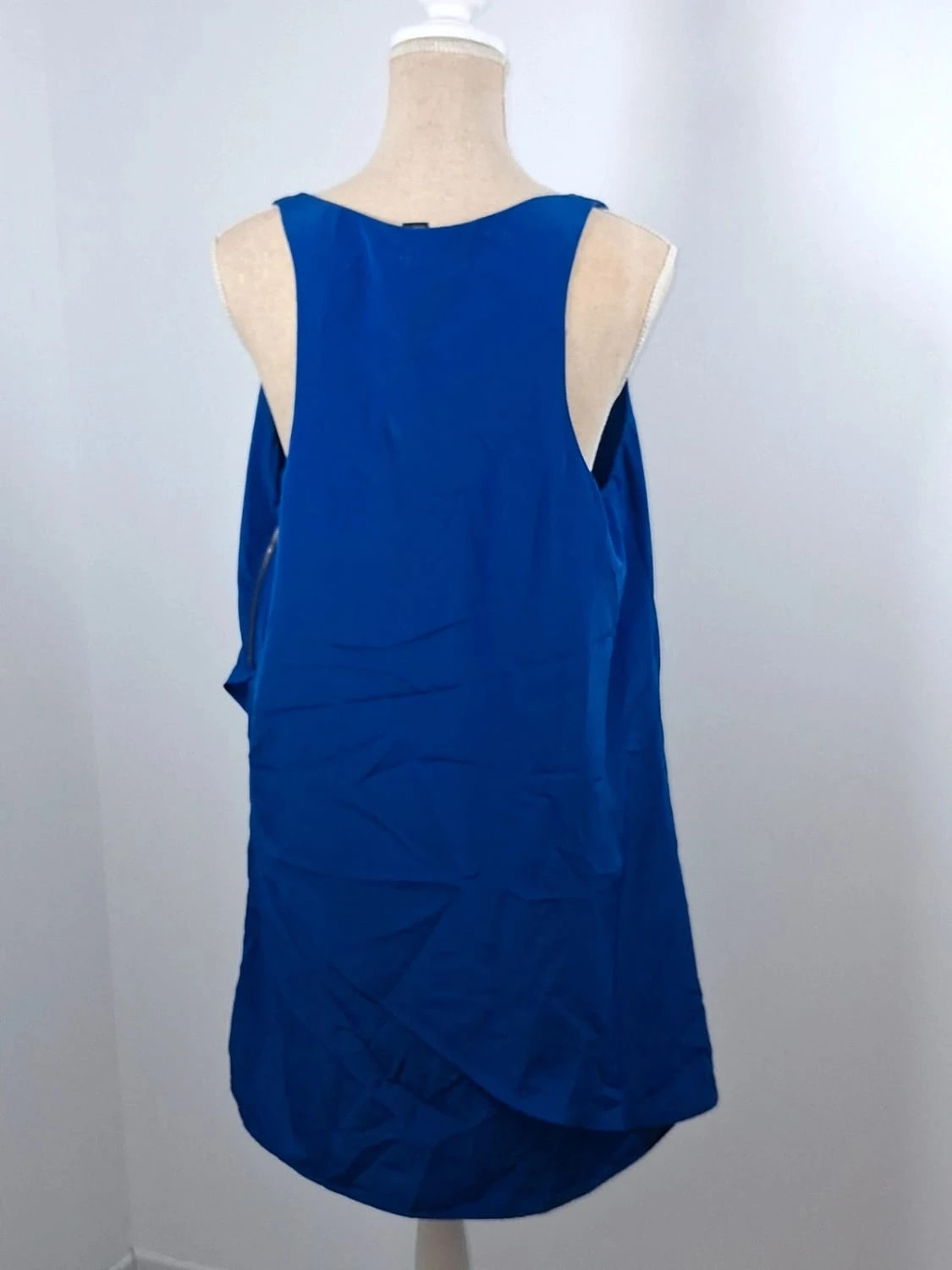 Superbe robe fluide d'un bleu roi intense et lumineux de la gamme MNG Collection (Mango) – Mango – taille XL / 42 / 14 4