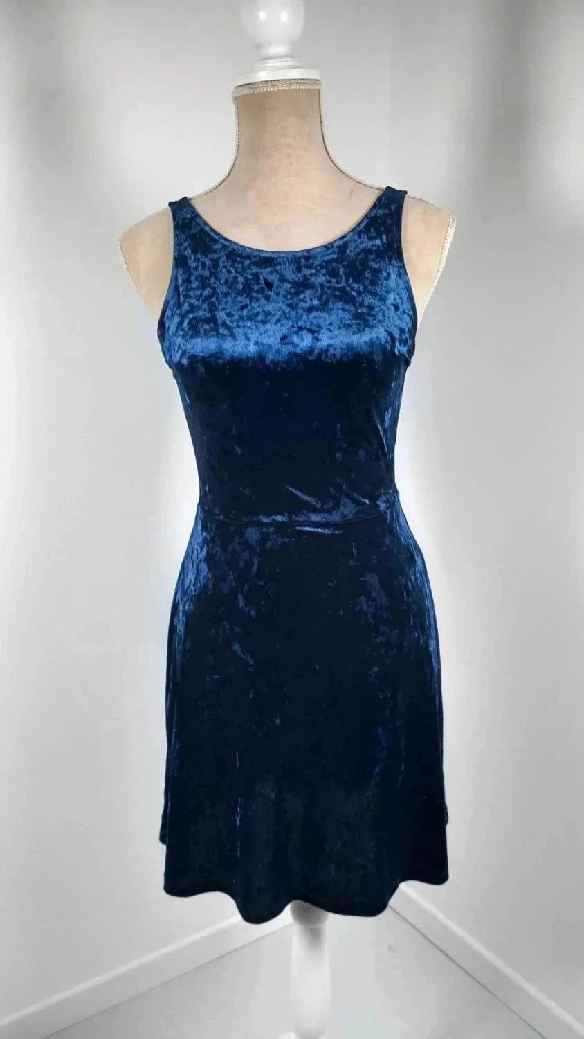 Robe patineuse neuve en velours bleu nuit H&M – Taille 34 – Dos en V – H&M – taille XS / 34 / 6