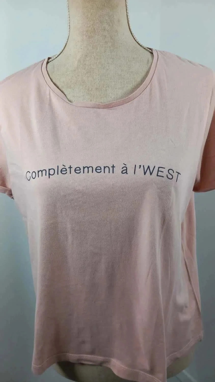 Tee-shirt Bizzbee Rose Pastel "Complètement à l'West" L - TBE – Bizzbee – taille L / 40 / 12 3