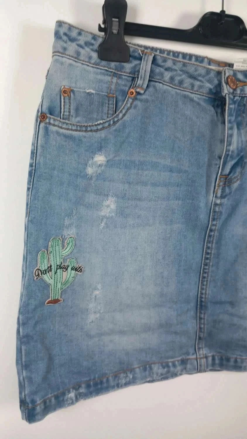 Jupe en Jean Camaieu Customisée - Patchs Flamant Rose & Cactus - Taille 40/42 – Camaïeu – taille L / 40 / 12 2