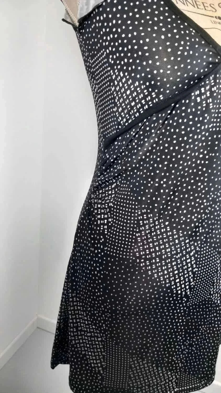 Robe courte à pois Made in France neuve Taille 2 (38/40) Coupe ajustée & extensible – taille M / 38 / 10 4