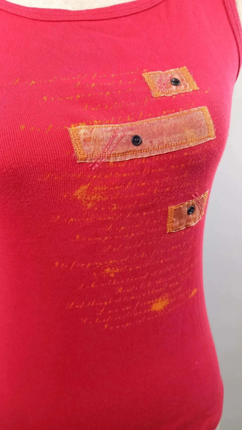 Top Débardeur Rouge Coquelicot – Détails Patchs & Écritures – T2 – Très Bon État – Cache Cache – taille M / 38 / 10 3