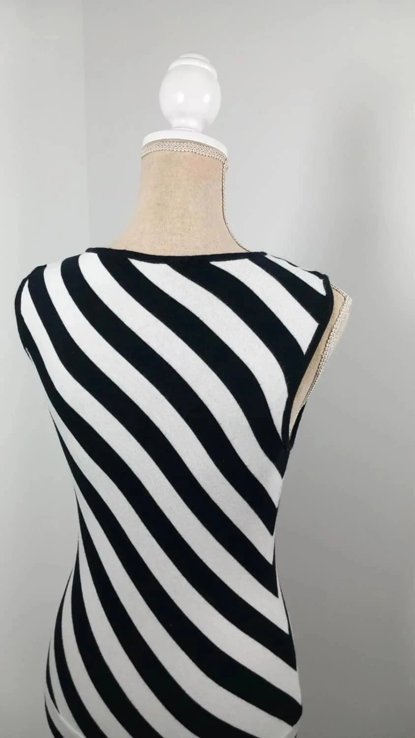 Débardeur Caroll Rayures Obliques Noir & Blanc - Taille 40 - État Neuf - Chic & Graphique – Caroll – taille L / 40 / 12 5