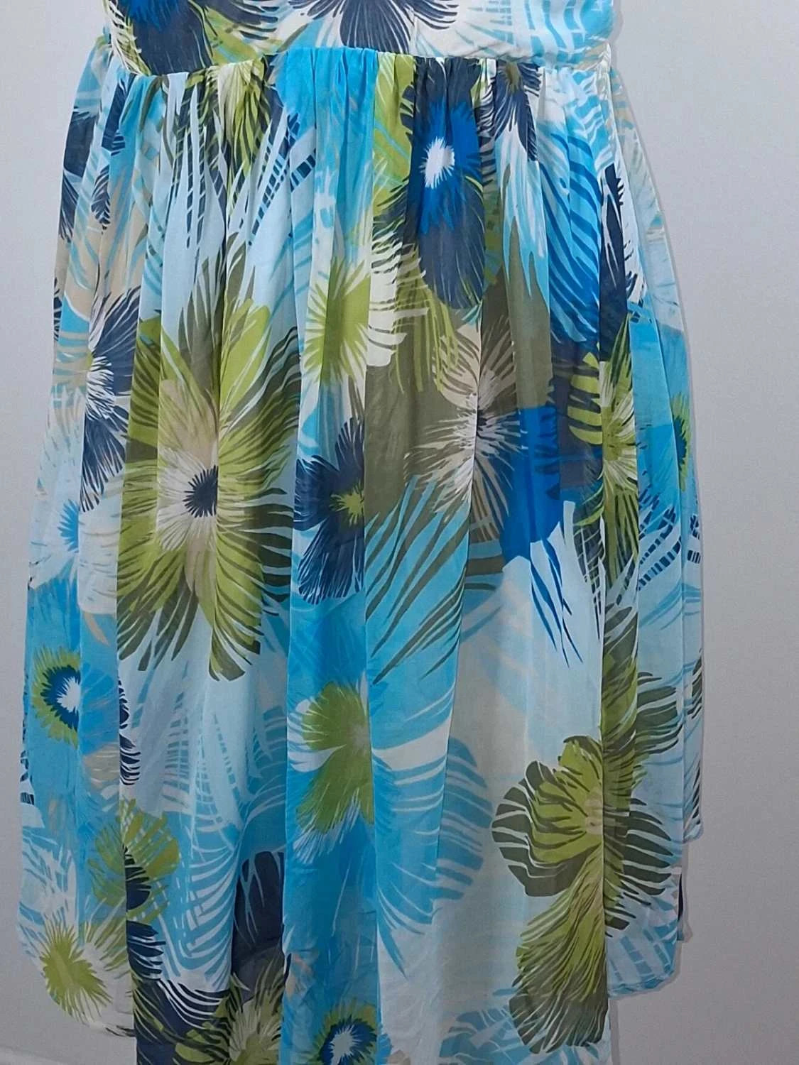 Robe d'été fleurie bleue et verte à volants – Taille 46 – Neuve sans étiquette – Tendance – taille XXXL / 46 / 18 3