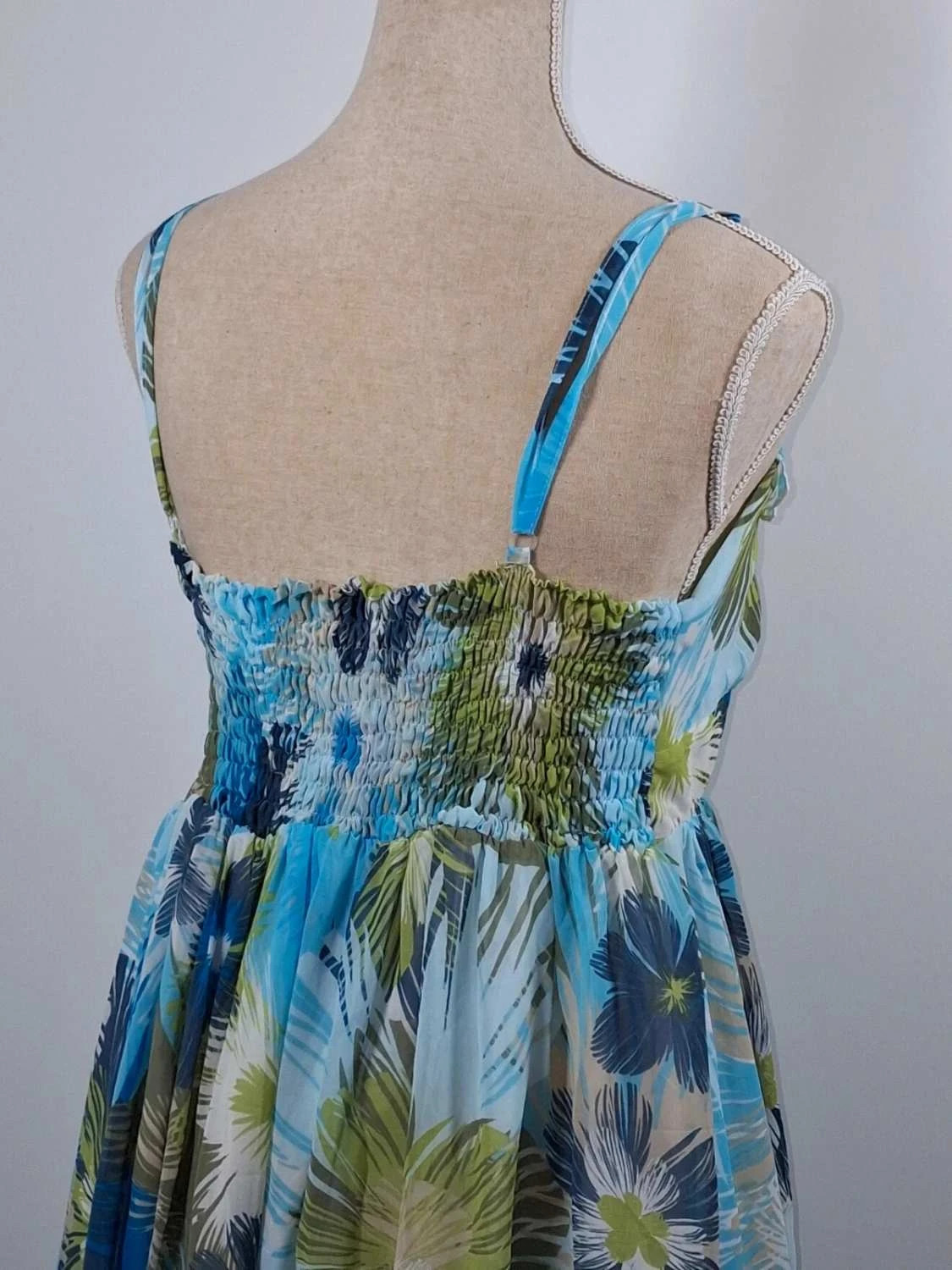 Robe d'été fleurie bleue et verte à volants – Taille 46 – Neuve sans étiquette – Tendance – taille XXXL / 46 / 18 4