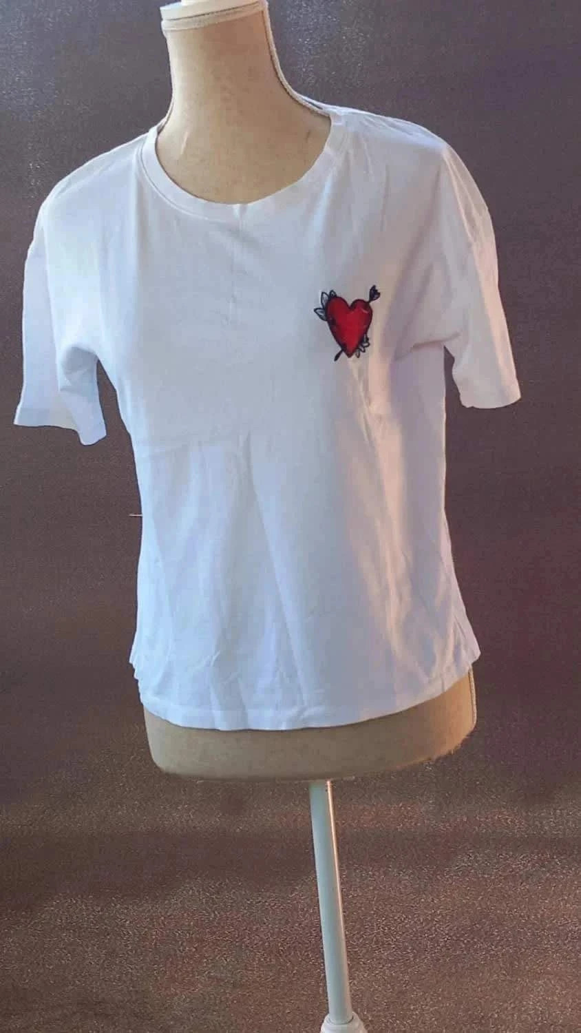 T shirt Blanc Pimkie Écusson Cœur Brodé neuf taille xs – Pimkie – taille XS / 34 / 6 3