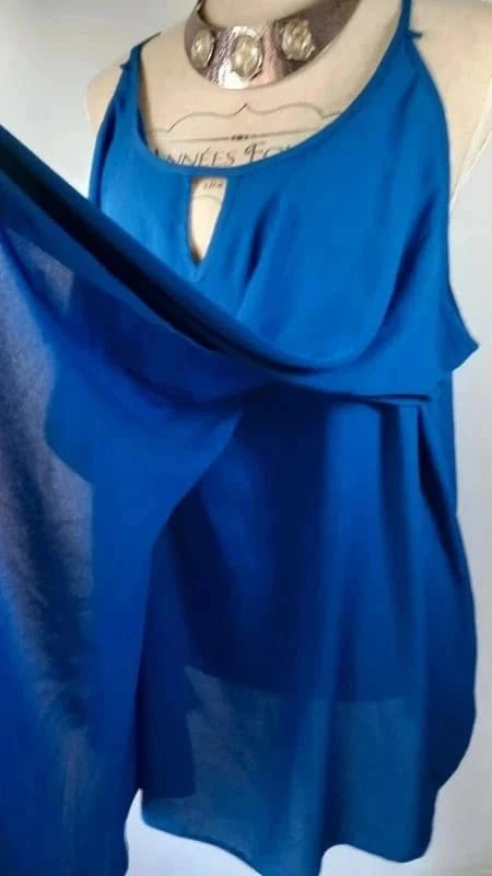 Élégance, fluidité & dentelle – Taille généreuse & look royal – New Look – taille 7XL / 54 / 26 4