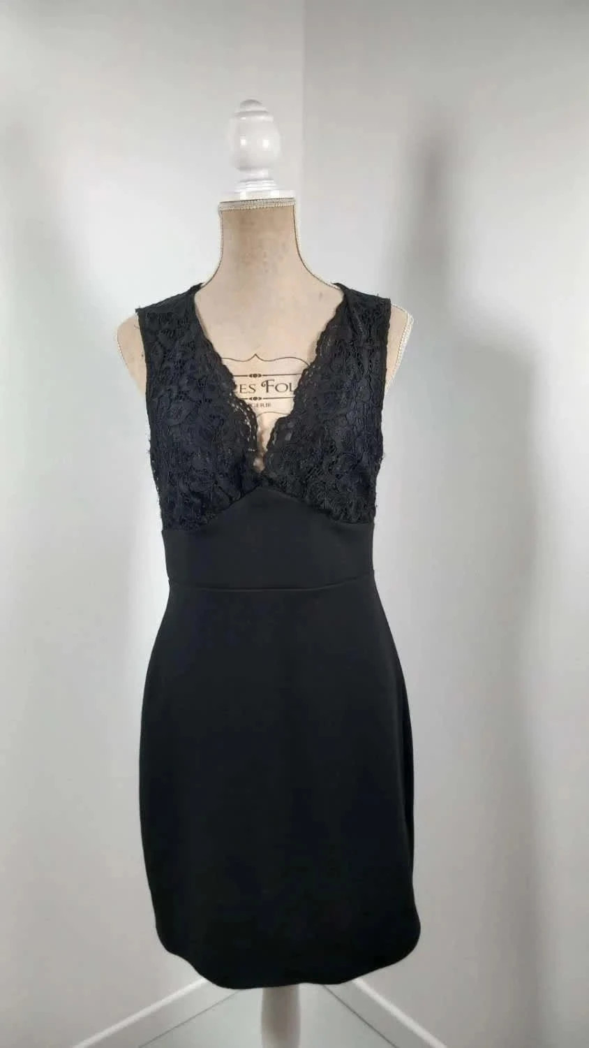 Robe Noire Chic Naf Naf – Dentelle Florale & Dos Travaillé – Taille 40
