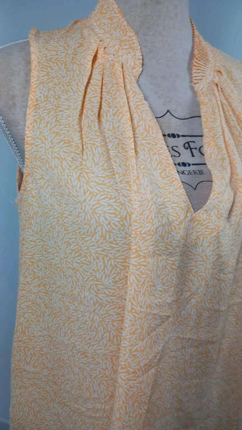 Blouse Sans Manches KIABI Neuf M – Top Fluide Jaune Orangé Motif Feuillage – Col V Plissé Chic – Kiabi – taille M / 38 / 10 3