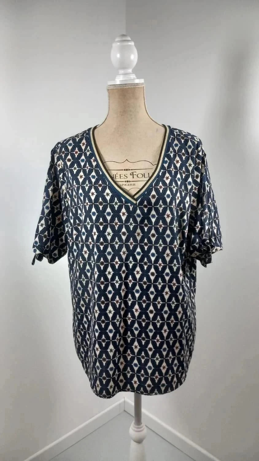 Tunique Graphique Chic – Bleu Marine & Motifs Géométriques – Taille 48 – NEUVE – taille 4XL / 48 / 20