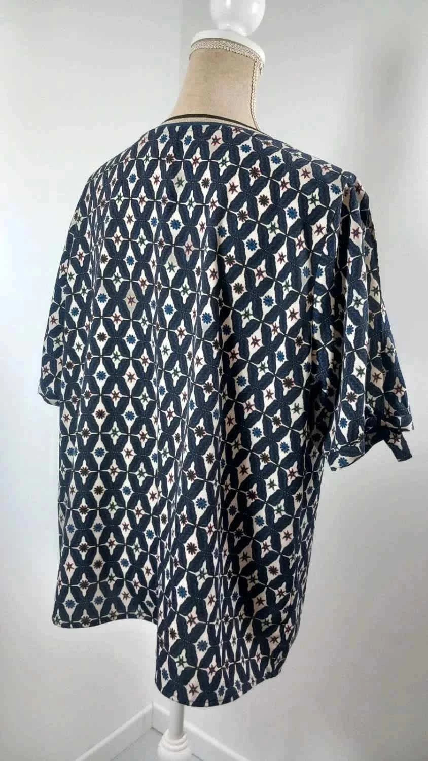 Tunique Graphique Chic – Bleu Marine & Motifs Géométriques – Taille 48 – NEUVE – taille 4XL / 48 / 20 5