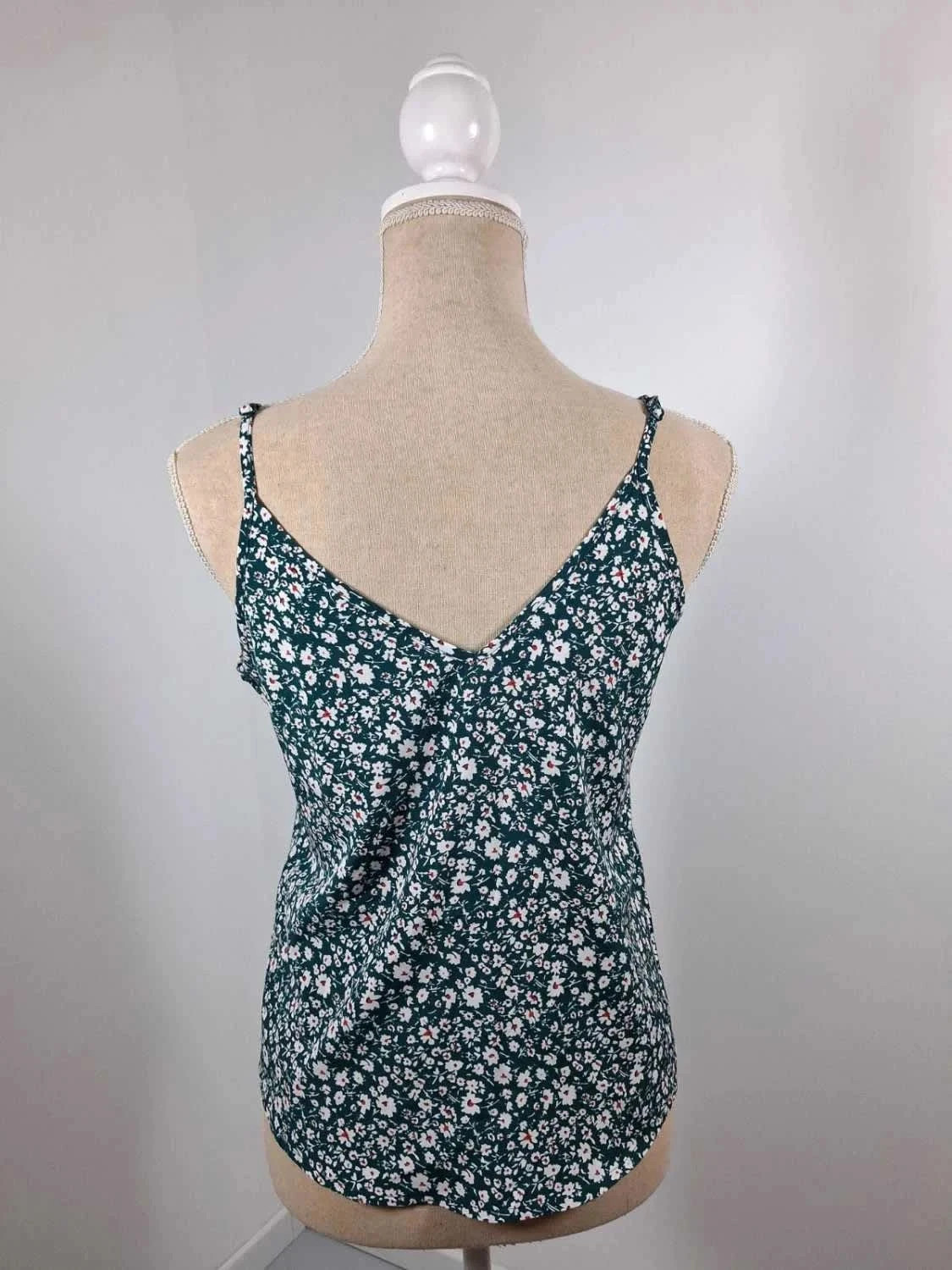 Top à Bretelles Fleuri SHEIN – Style Caraco Vert Émeraude – Taille XS (34) – Shein – taille XS / 34 / 6 4