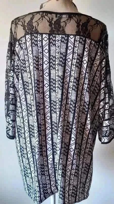 🍓Tunique noir style ethnique dentelle🍓 – by suzie – taille 7XL / 54 / 26 5
