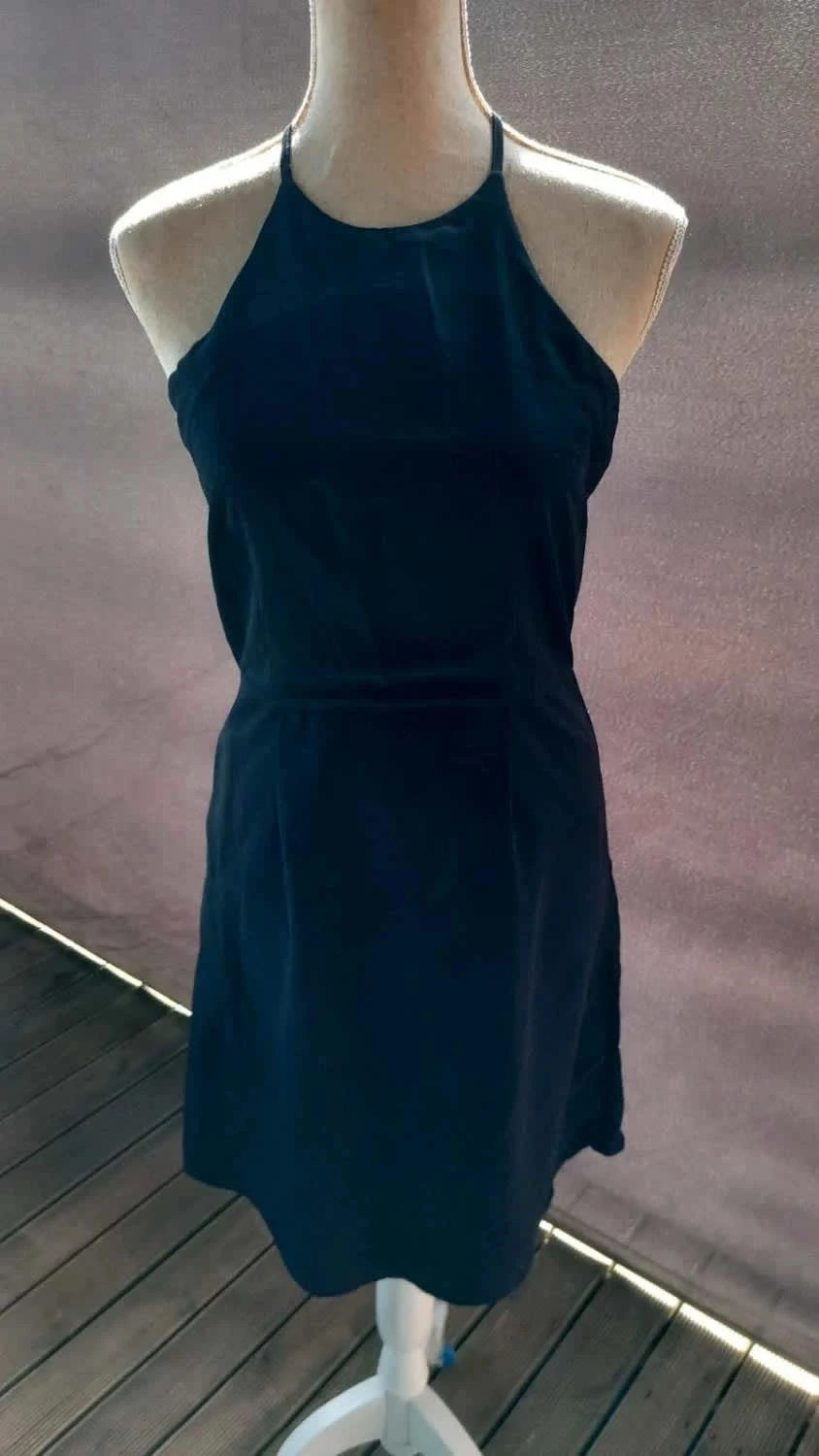 Élégante Petite Robe Noire Dos Dentelle - Etam - Taille 36 – Etam – taille S / 36 / 8 2