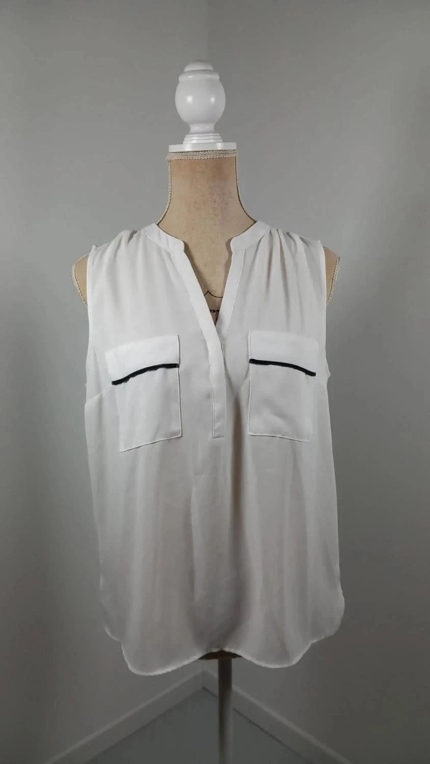 Blouse Sans Manches Blanche Primark Neuf T42 – Top Fluide Style Officier – Détails Liserés Noirs