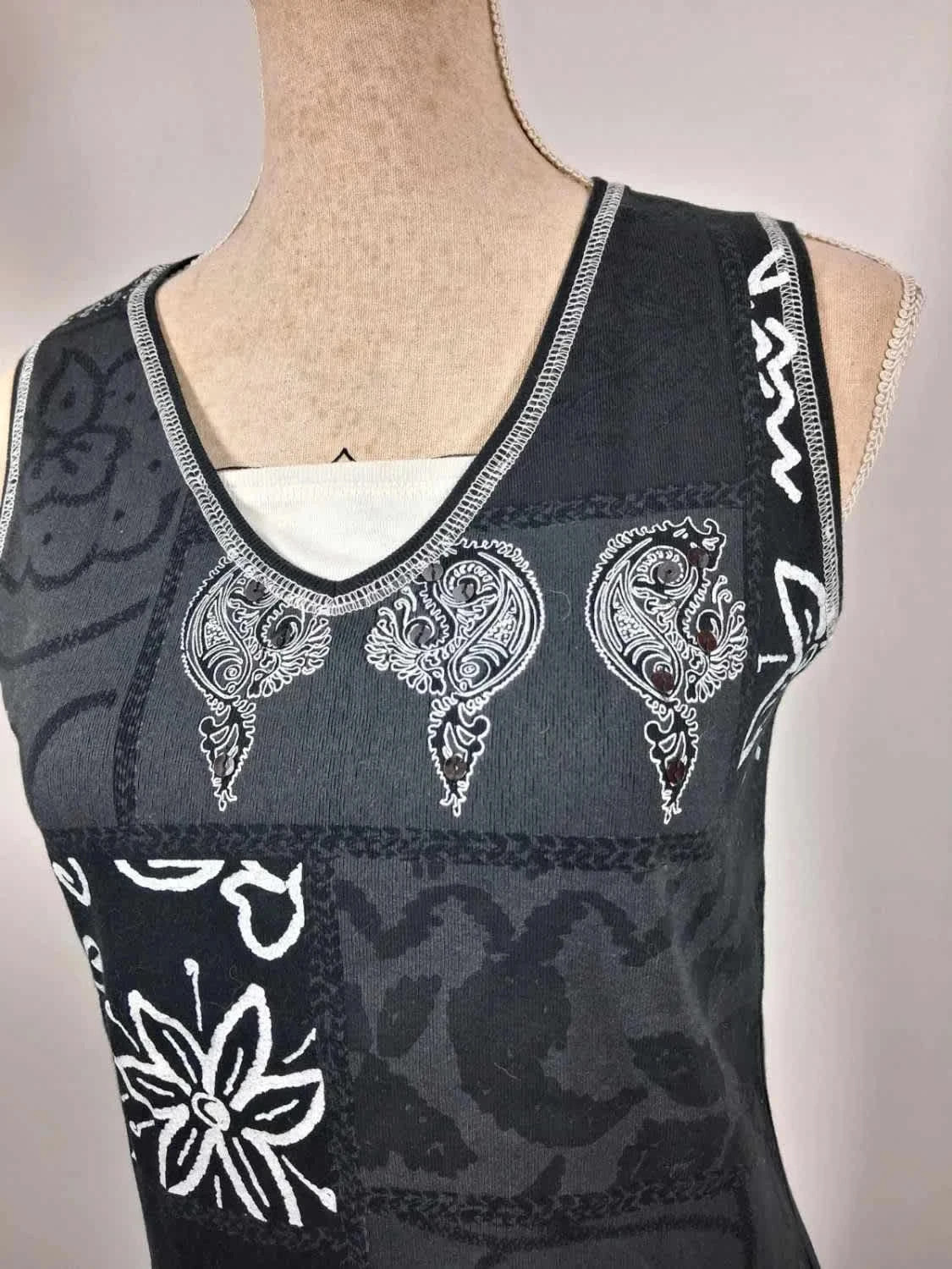 Débardeur Patchwork Kiabi Woman – Style Graphique & Strass – Taille 38/40 (M) – Kiabi – taille M / 38 / 10 2