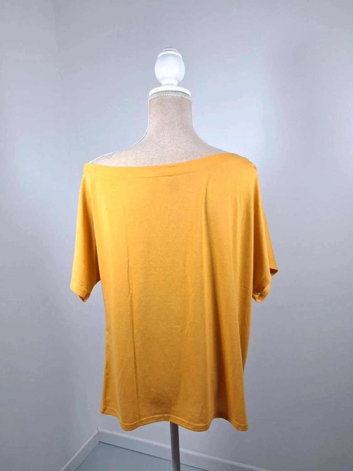 T-shirt Fluide Jaune Moutarde SHEIN – Col Bateau / Épaules Dénudées – Taille L (40/42) – Shein – taille L / 40 / 12 4