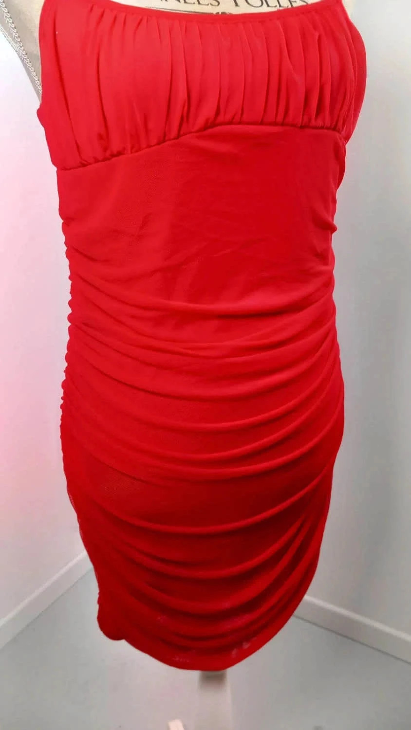 Robe Rouge Coquelicot Moulante & Froncée – Effet Galbant – NEUVE – Taille L – Shein – taille L / 40 / 12 3