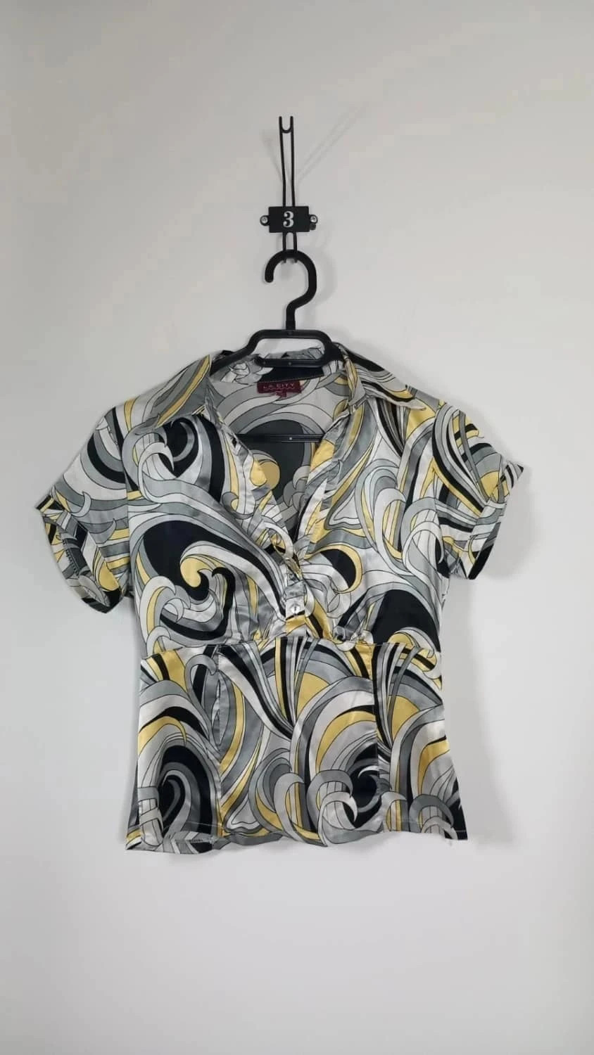 Haut Satiné la city Taille 2 – Top Vintage Imprimé Arabesques Jaune & Gris