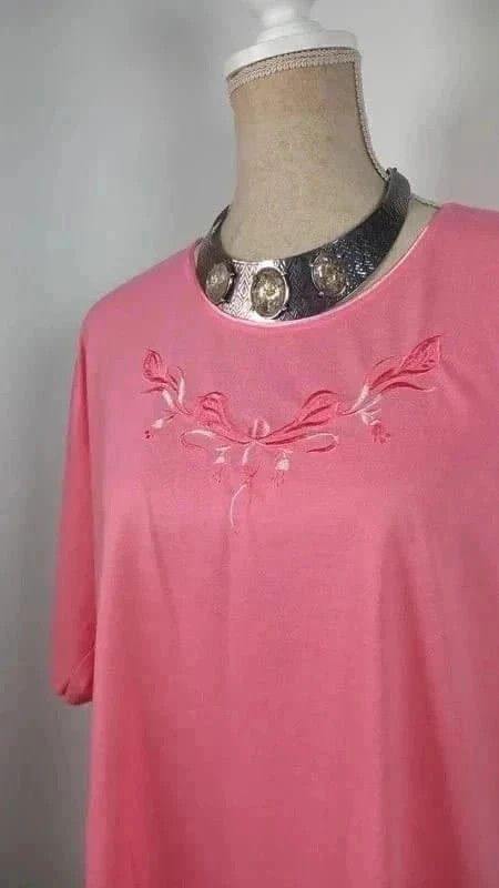 🌸Joli tee shirt rose à broderie taille 3 XL 50/52 🌸 – Vintage Dressing – taille 5XL / 50 / 22 2