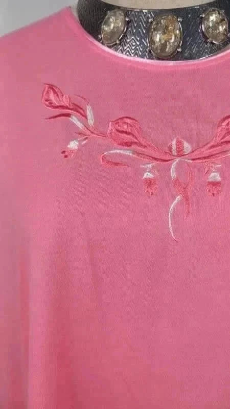 🌸Joli tee shirt rose à broderie taille 3 XL 50/52 🌸 – Vintage Dressing – taille 5XL / 50 / 22 3