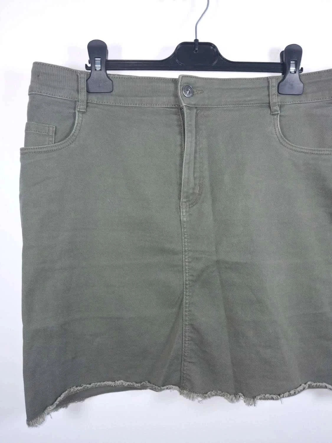Jupe en jean kaki Kiabi – Taille 44 – Effet frangé – Kiabi – taille XXL / 44 / 16 3