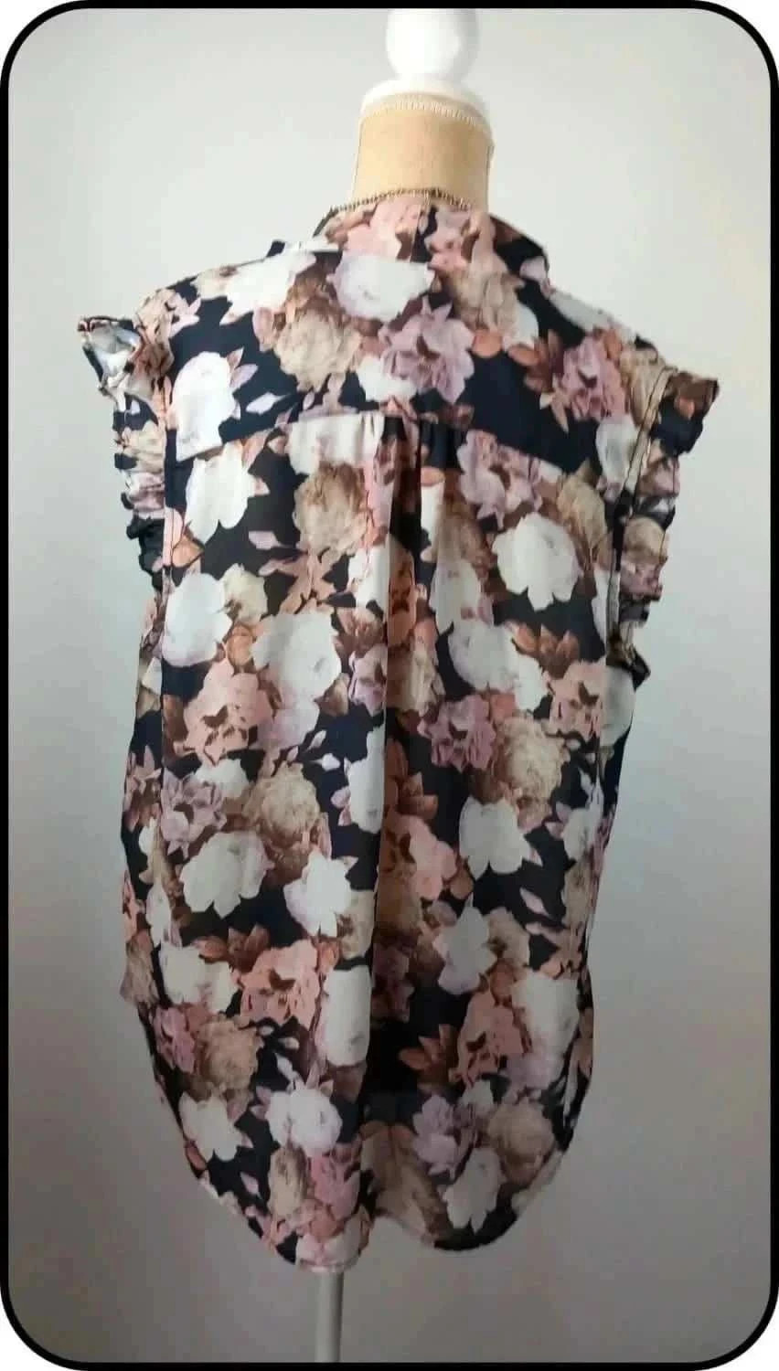 Blouse fleurie fluide sans manches – Neuve – Taille 46 – KIABI – Esprit romantique & léger ! – Kiabi – taille XXXL / 46 / 18 5