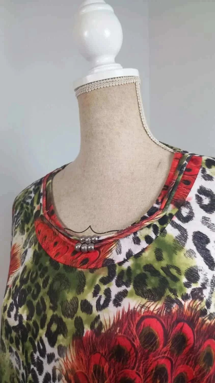 Pull Tunique Deluxe Stars T. 3XL (54) - NEUF - Imprimé Léopard & Plumes Paon – Vintage Dressing – taille 7XL / 54 / 26 3