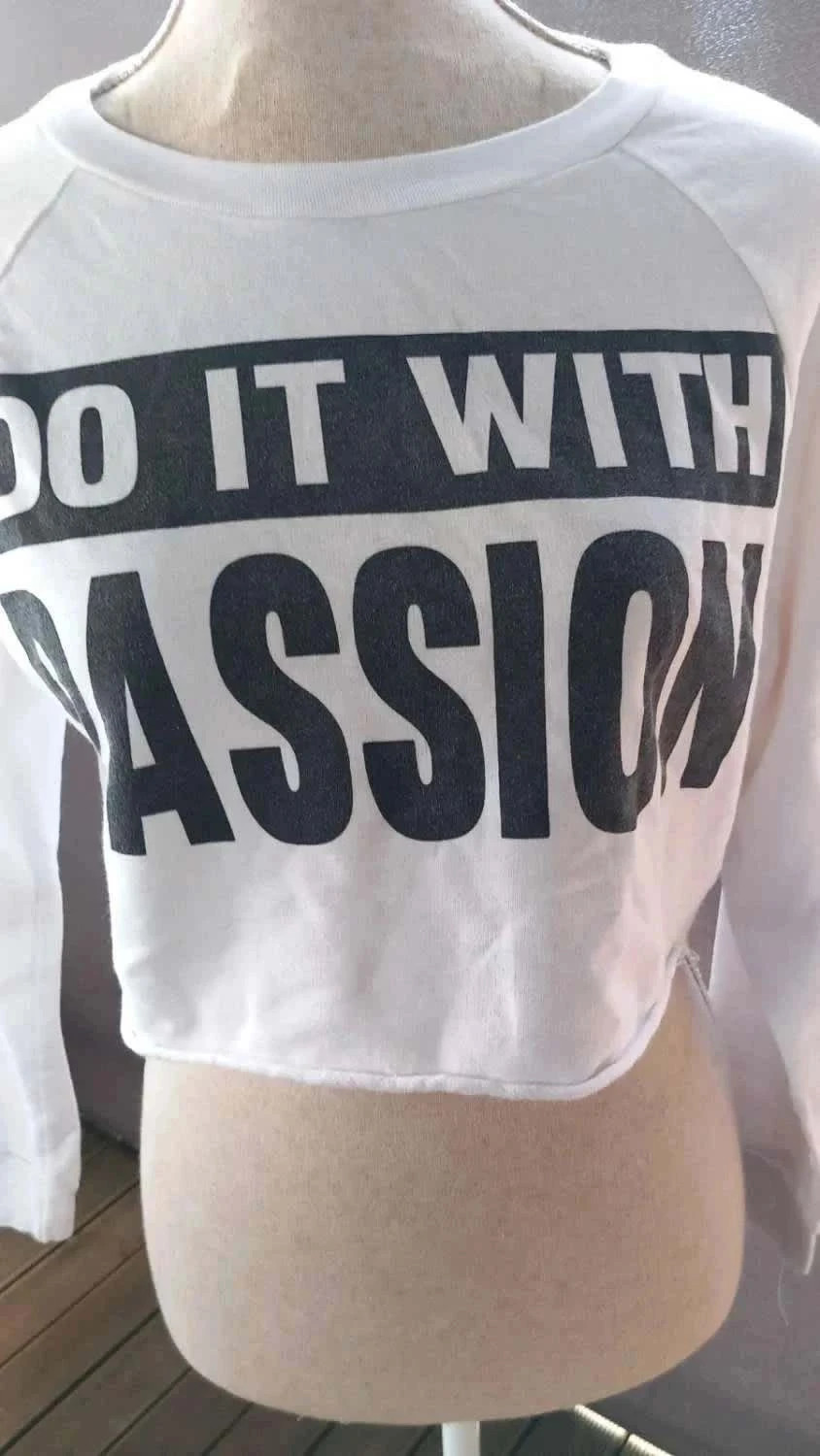 Crop Top Do It With Passion – Look Streetwear & Motivation marque Jennyfer taille s – Jennyfer – taille S / 36 / 8 4