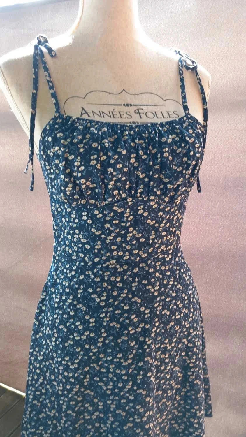 Robe Courte Fleurie à Bretelles Nouées - Shein - Taille S – Shein – taille S / 36 / 8 3