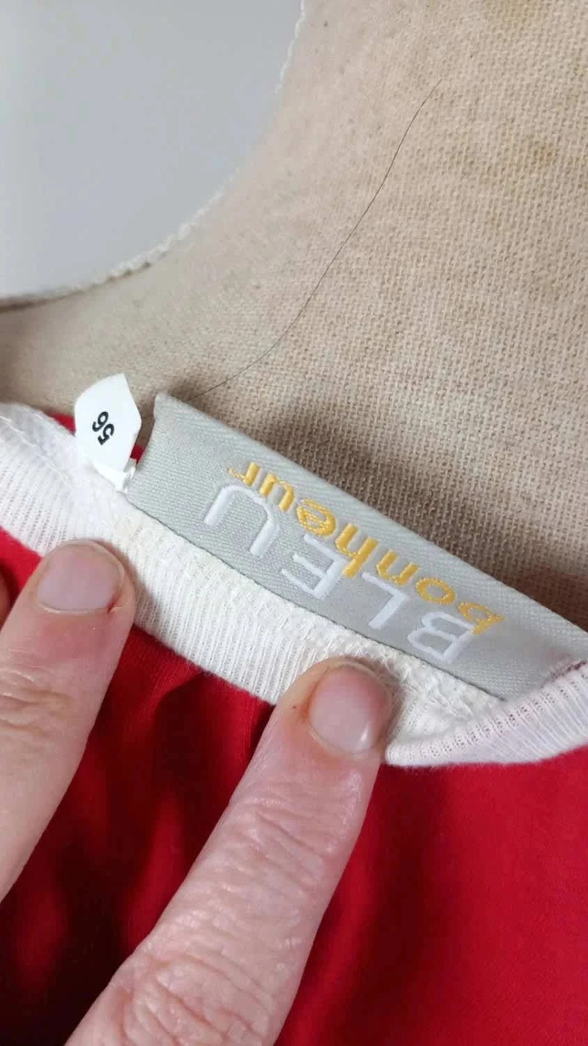 Top 2-en-1 bleu bonheur Neuf T56 – Débardeur Rouge & Blanc à Lacets – Style Sport-Chic Grande Taille – Bleu bonheur – taille 8XL / 56 / 28 5