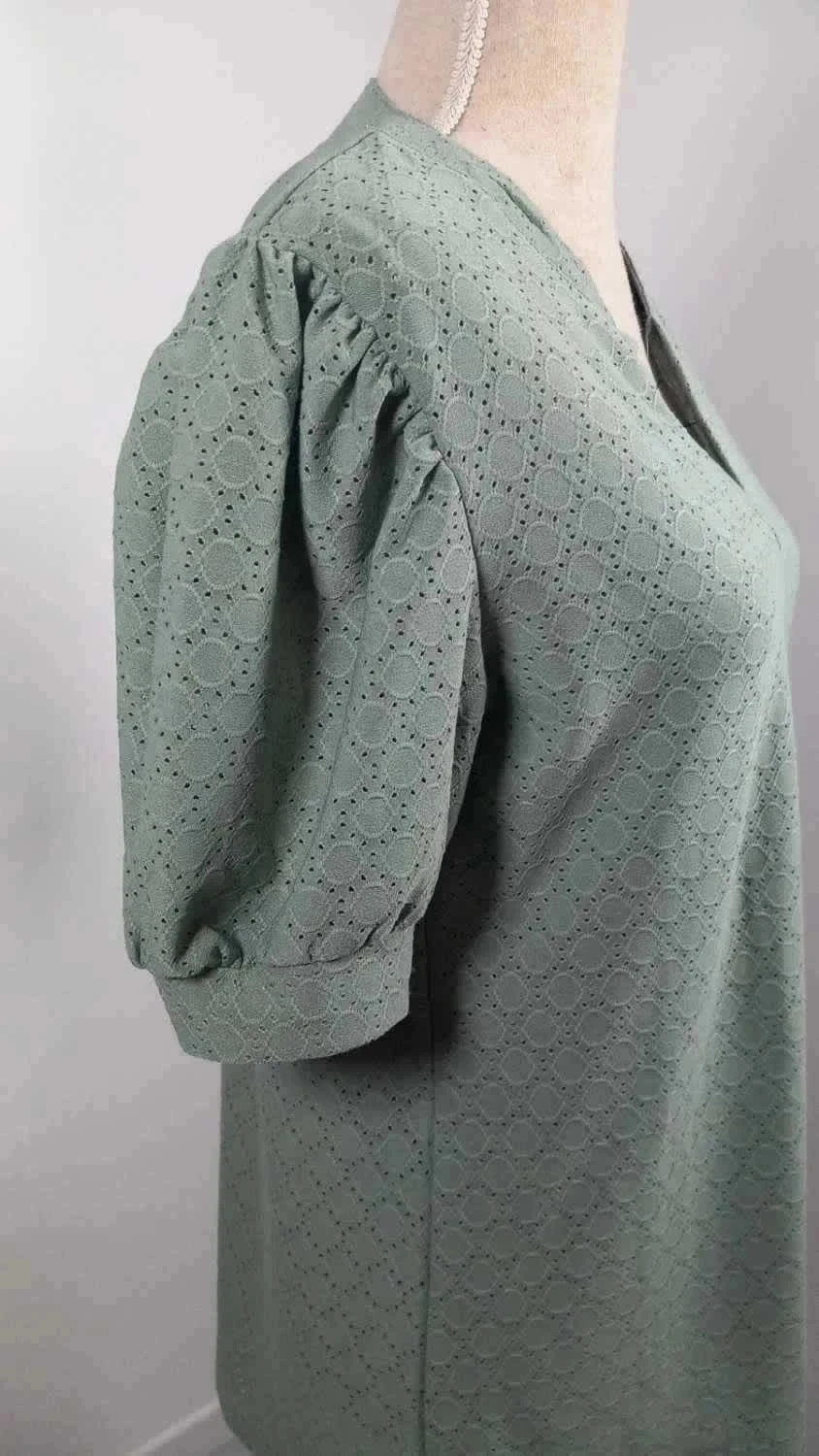 Haut Vert Sauge en Broderie Anglaise - Taille M (38) - Neuf sans Étiquette - Style Bohème Chic – Tendance – taille M / 38 / 10 5