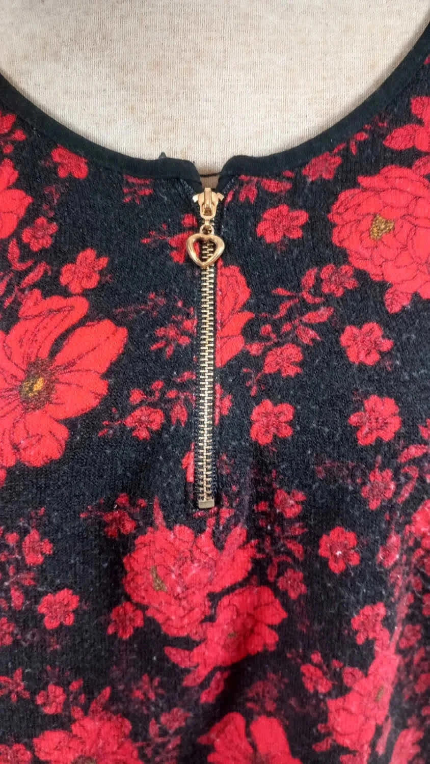 Pull Léger Floral Noir & Rouge – Détail Zip Cœur – Taille 3 (L) – taille L / 40 / 12 3