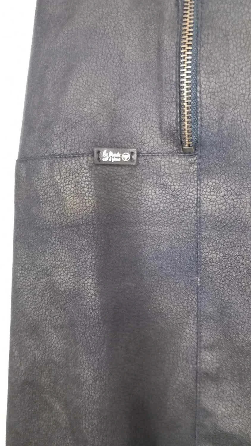 Jupe Courte "La Mode est à Vous" - Taille 36 - Neuve - Noire Aspect Vieilli/Enduit Rock Chic – La Mode Est À Vous – taille S / 36 / 8 5