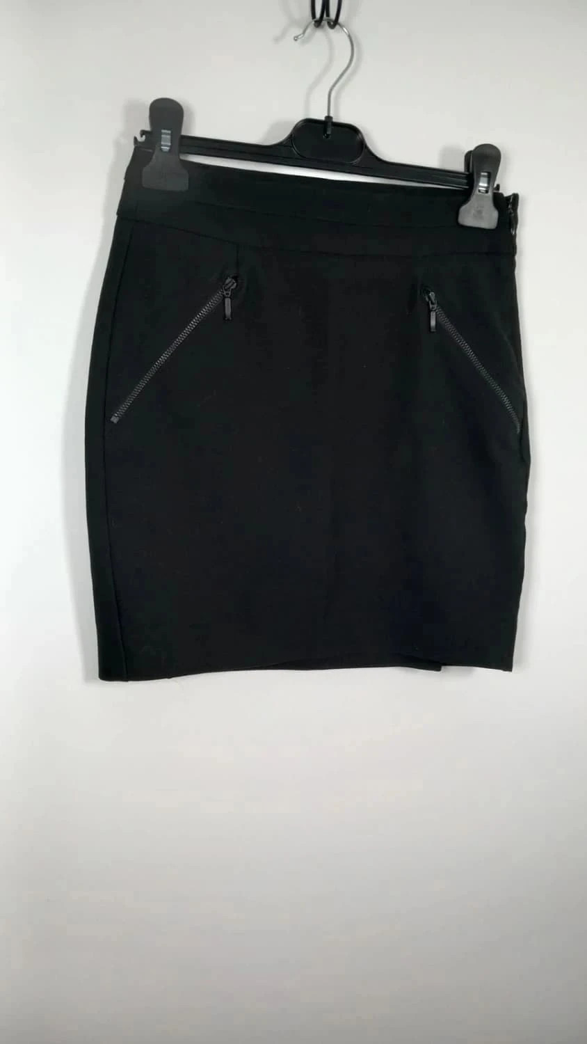 Mini Jupe Noire Zara - Taille 34 (XS) - Neuve - Détails Zips & Fentes - Coupe Droite Chic – Zara – taille XS / 34 / 6 2