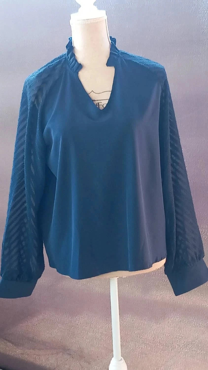 Élégante Blouse Bleu marine Shein – Détails Dentelle taille 44 neuve – Shein – taille XXL / 44 / 16 2