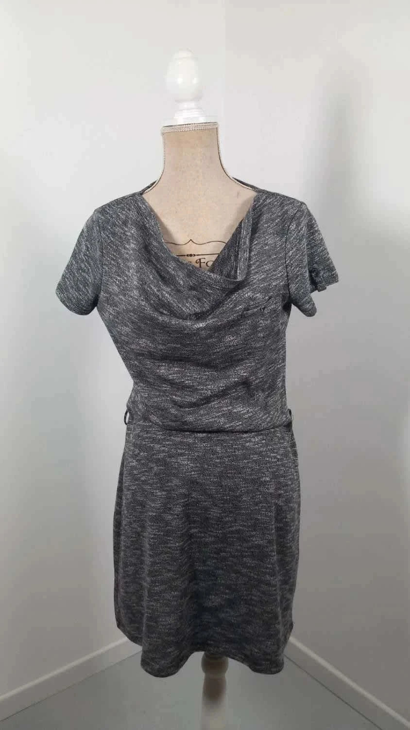 Robe Grise Chinée Cache Cache – Col Bénitier Élégant – Taille 40 – NEUVE