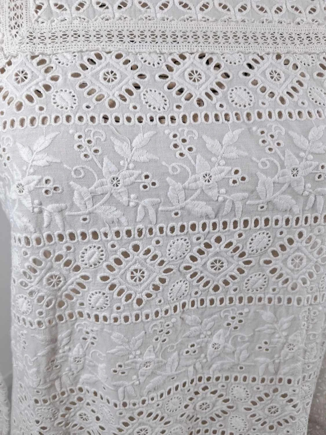 Blouse Cyrillus en Broderie Anglaise Blanche avec bordures beige- Taille 40 – Cyrillus – taille L / 40 / 12 4
