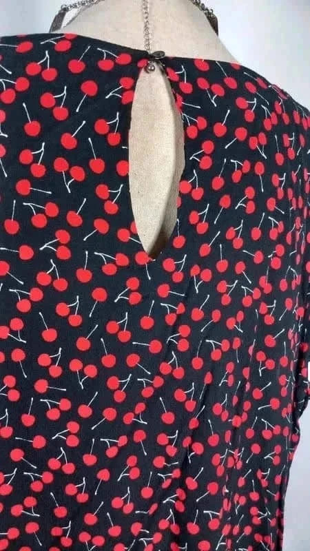 🍒Mignonne tunique cerises marque H&M taille 54🍒 – H&M – taille 7XL / 54 / 26 5