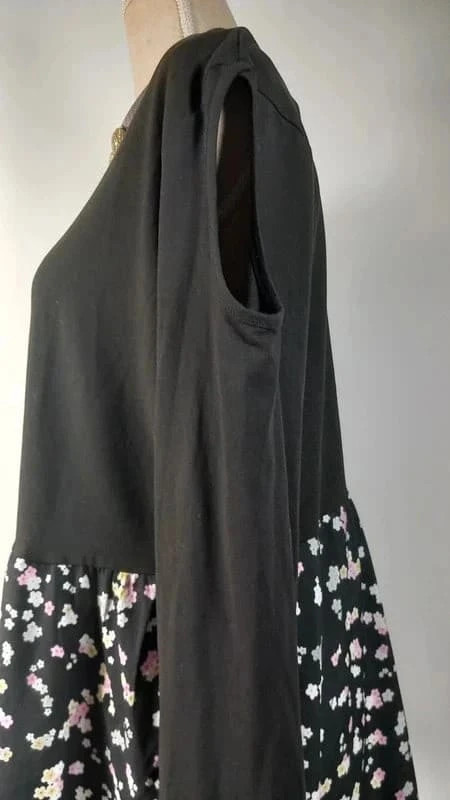 Tunique noir bas fleuri épaule dénudée marque Shein taille 4XL 54 – Shein – taille 7XL / 54 / 26 3