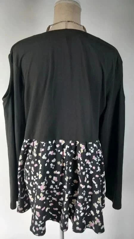 Tunique noir bas fleuri épaule dénudée marque Shein taille 4XL 54 – Shein – taille 7XL / 54 / 26 4