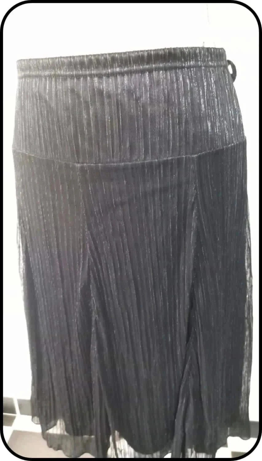 Jupe noir à fils métalliques marque Armand Thiery taille 44 – Armand Thiery – taille XXL / 44 / 16 2