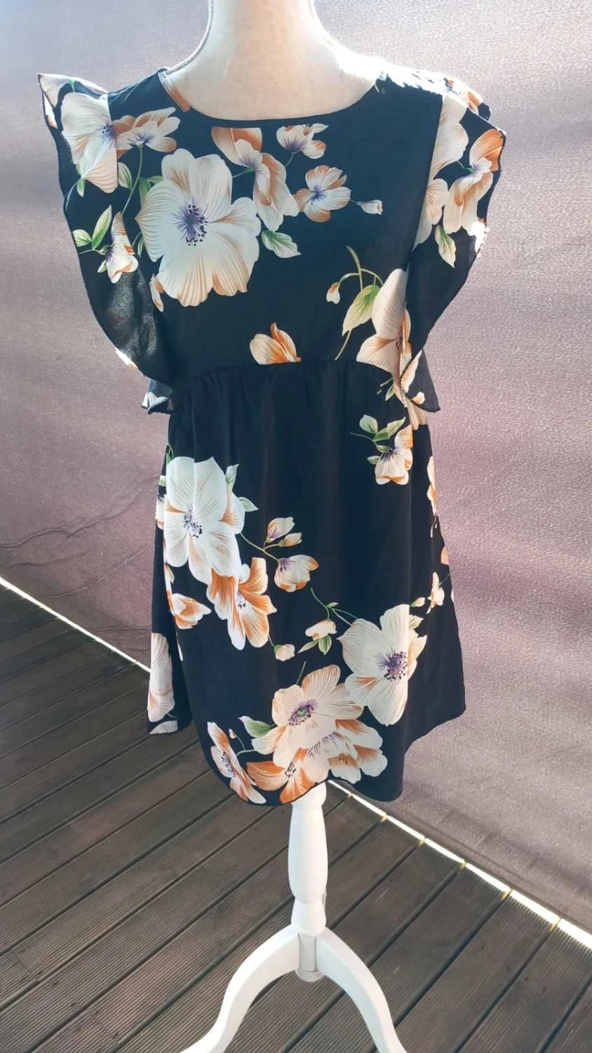 Ravissante Robe Fleurie à Volants - Shein - Taille XS – Shein – taille XS / 34 / 6 2