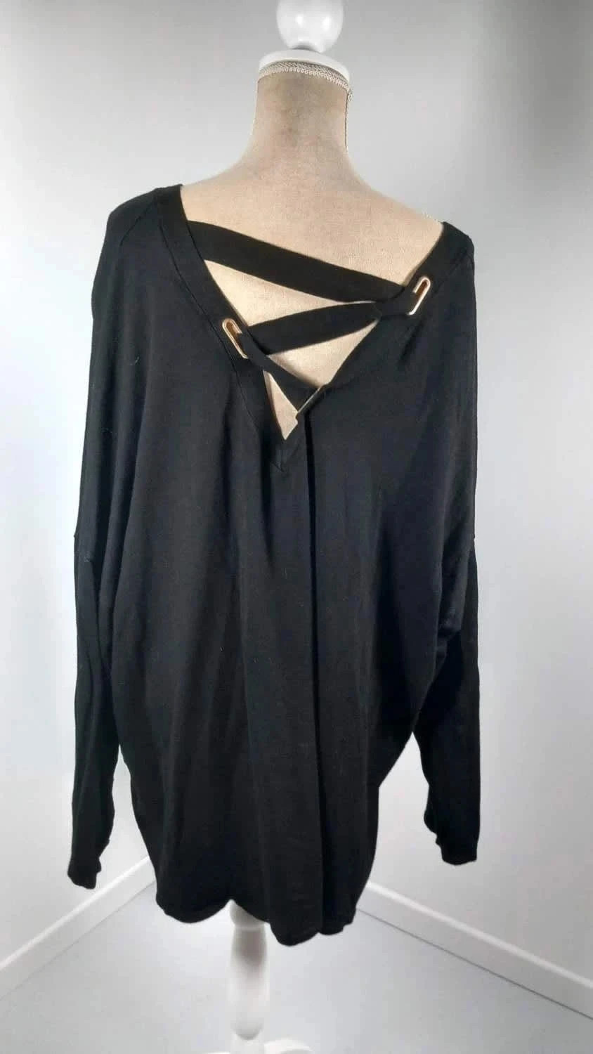 Pull Léger Noir – Détails Croisés au Dos – Neuf – Taille 58/60 – Kiabi – taille 9XL / 58 / 30 5