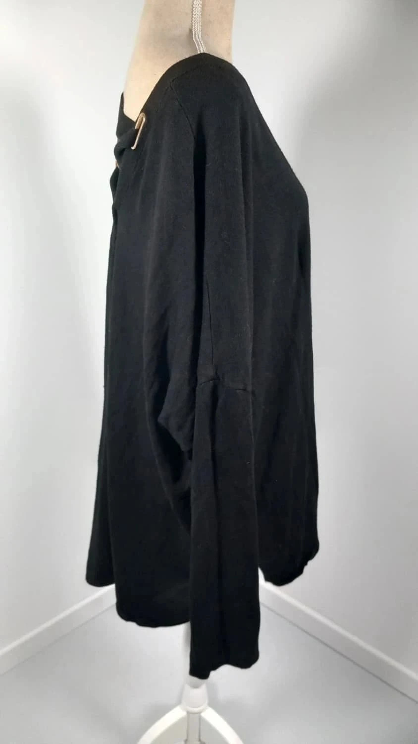 Pull Léger Noir – Détails Croisés au Dos – Neuf – Taille 58/60 – Kiabi – taille 9XL / 58 / 30 4