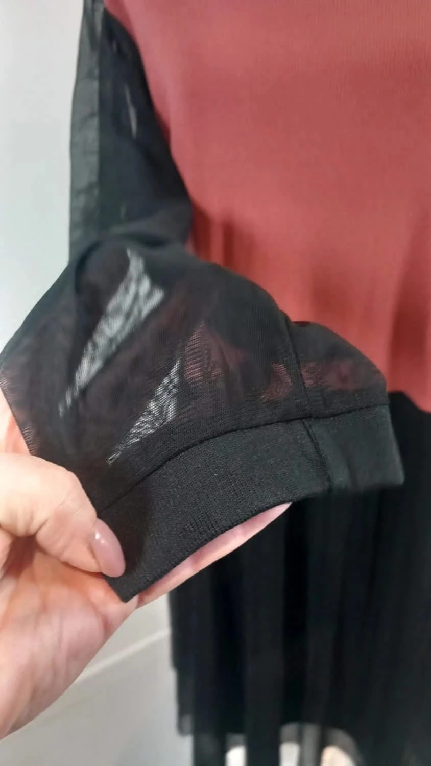 ROBE Pink Clove NEUVE - T. 56 - Bi-matière Brique/Noir Tulle et Côtes - Élégante et Tendance – Pink Clove – taille 8XL / 56 / 28 3