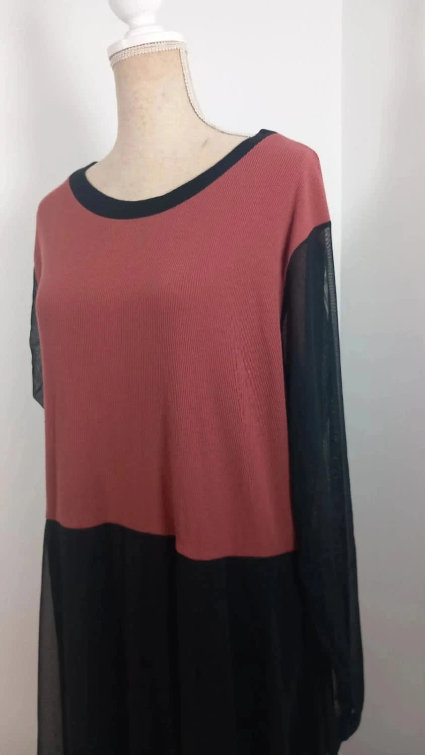 ROBE Pink Clove NEUVE - T. 56 - Bi-matière Brique/Noir Tulle et Côtes - Élégante et Tendance – Pink Clove – taille 8XL / 56 / 28 2
