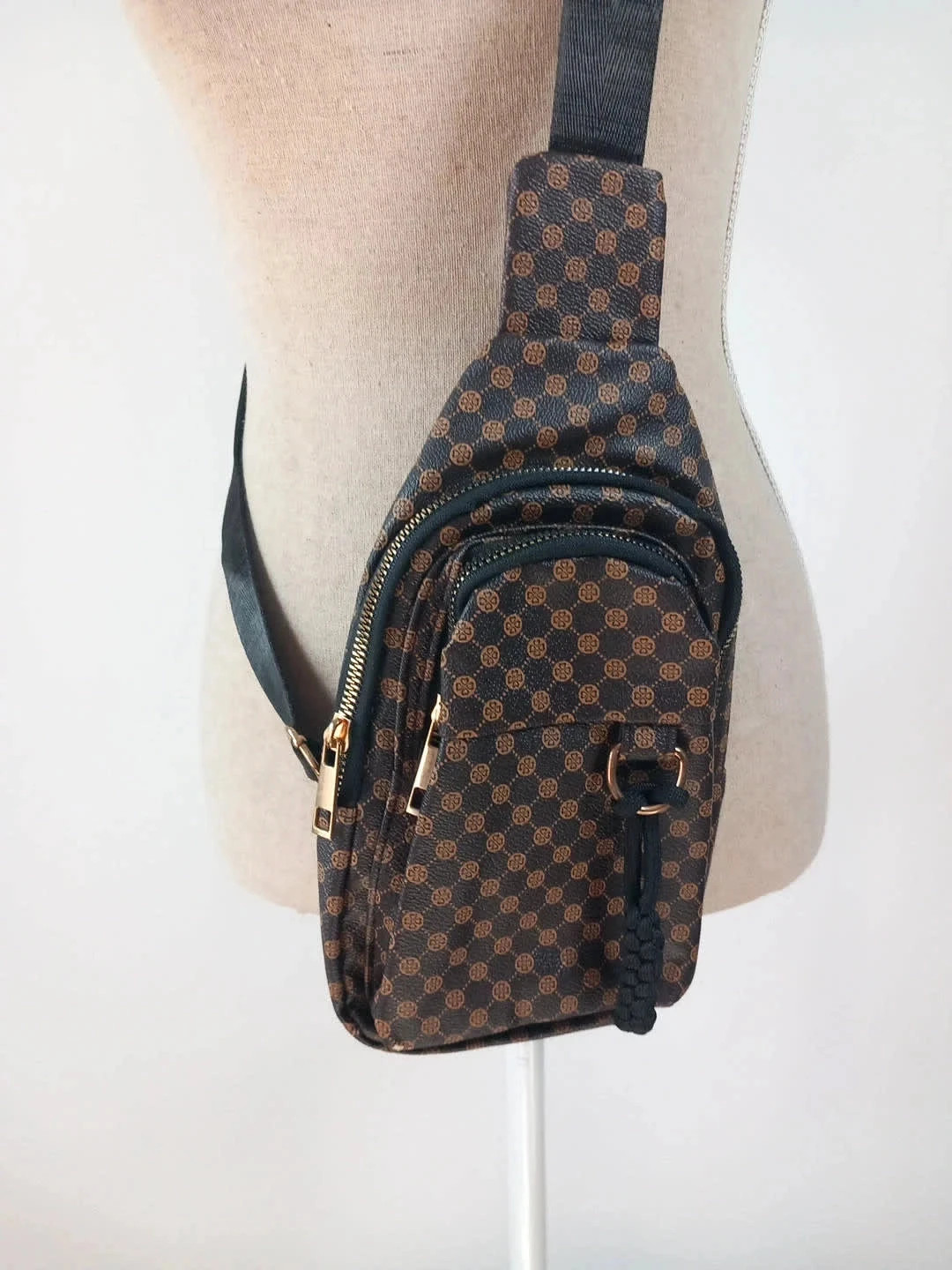 Petit sac style banane multi poche 2