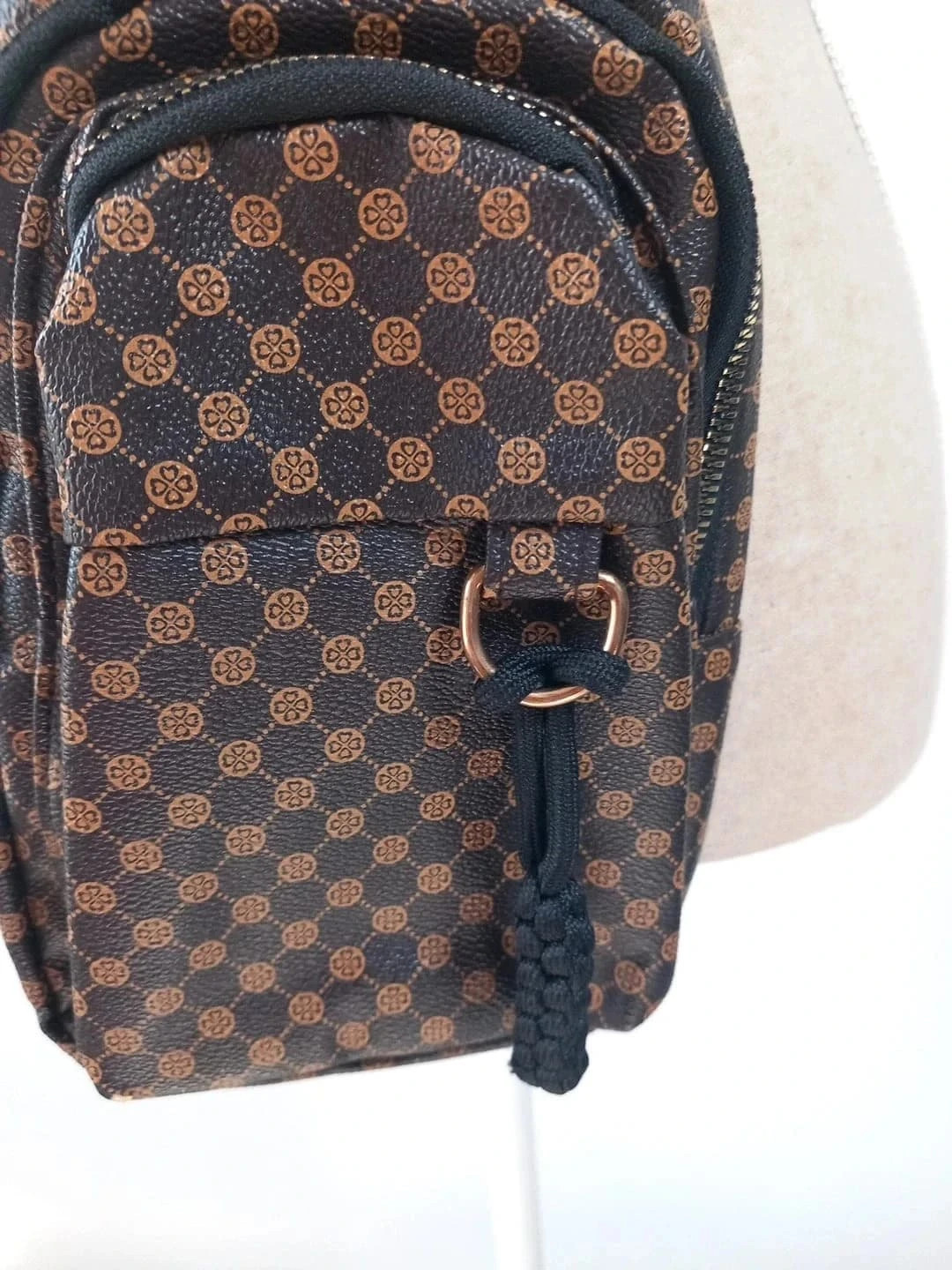 Petit sac style banane multi poche 3